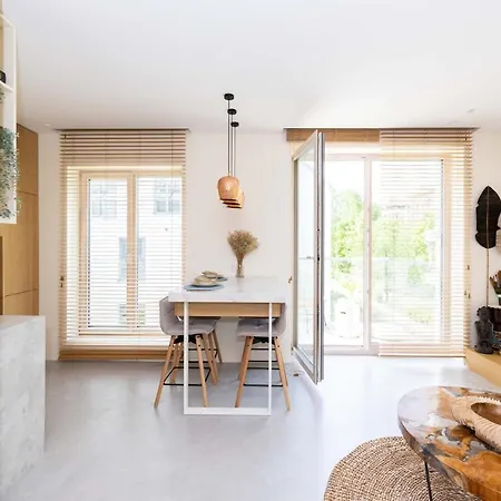 River View Apt W/balcony @ Paupys, By Cohost Vilnius