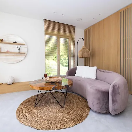 River View Apt W/balcony @ Paupys, By Cohost Vilnius