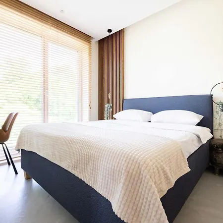 River View Apt W/balcony @ Paupys, By Cohost Vilnius