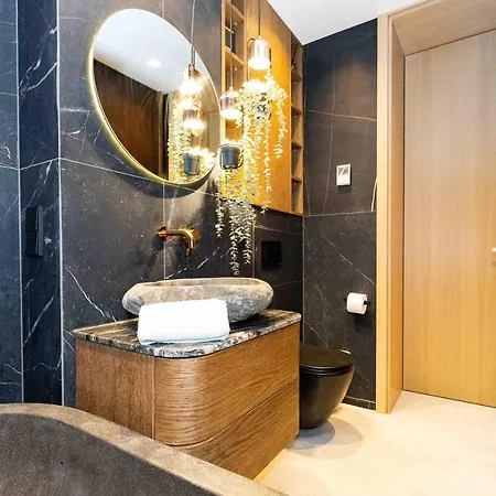 River View Apt W/balcony @ Paupys, By Cohost Vilnius